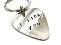 i pick you guitar pick keychain first valentine's day gift idea for boyfriend